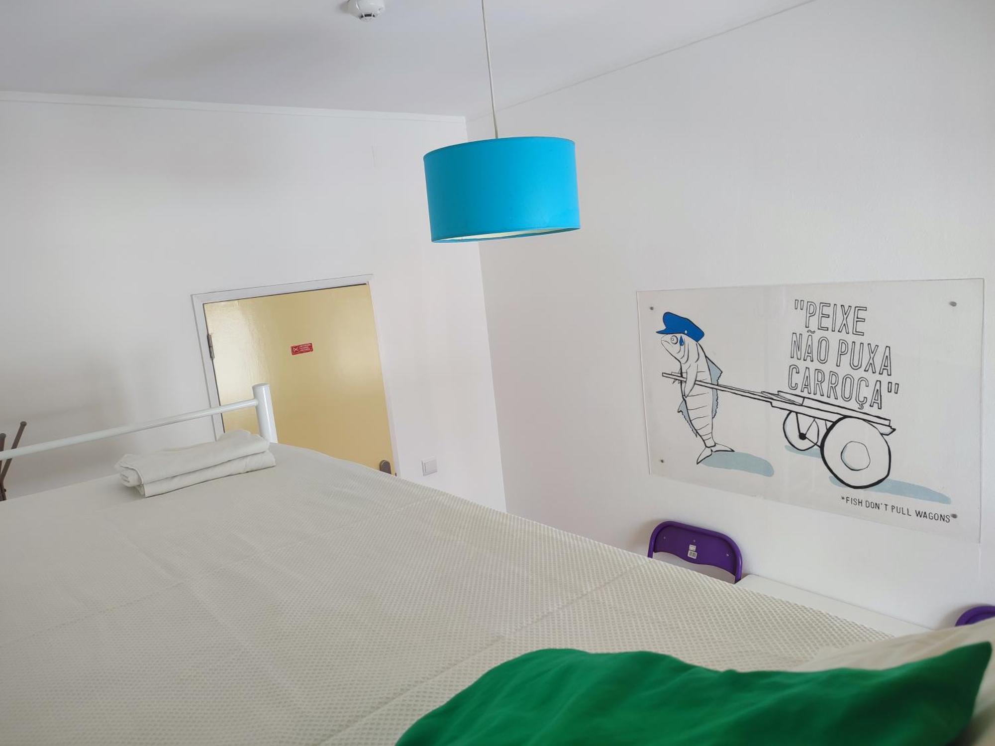 Racing Mackerel Hostel Лагуш Екстер'єр фото