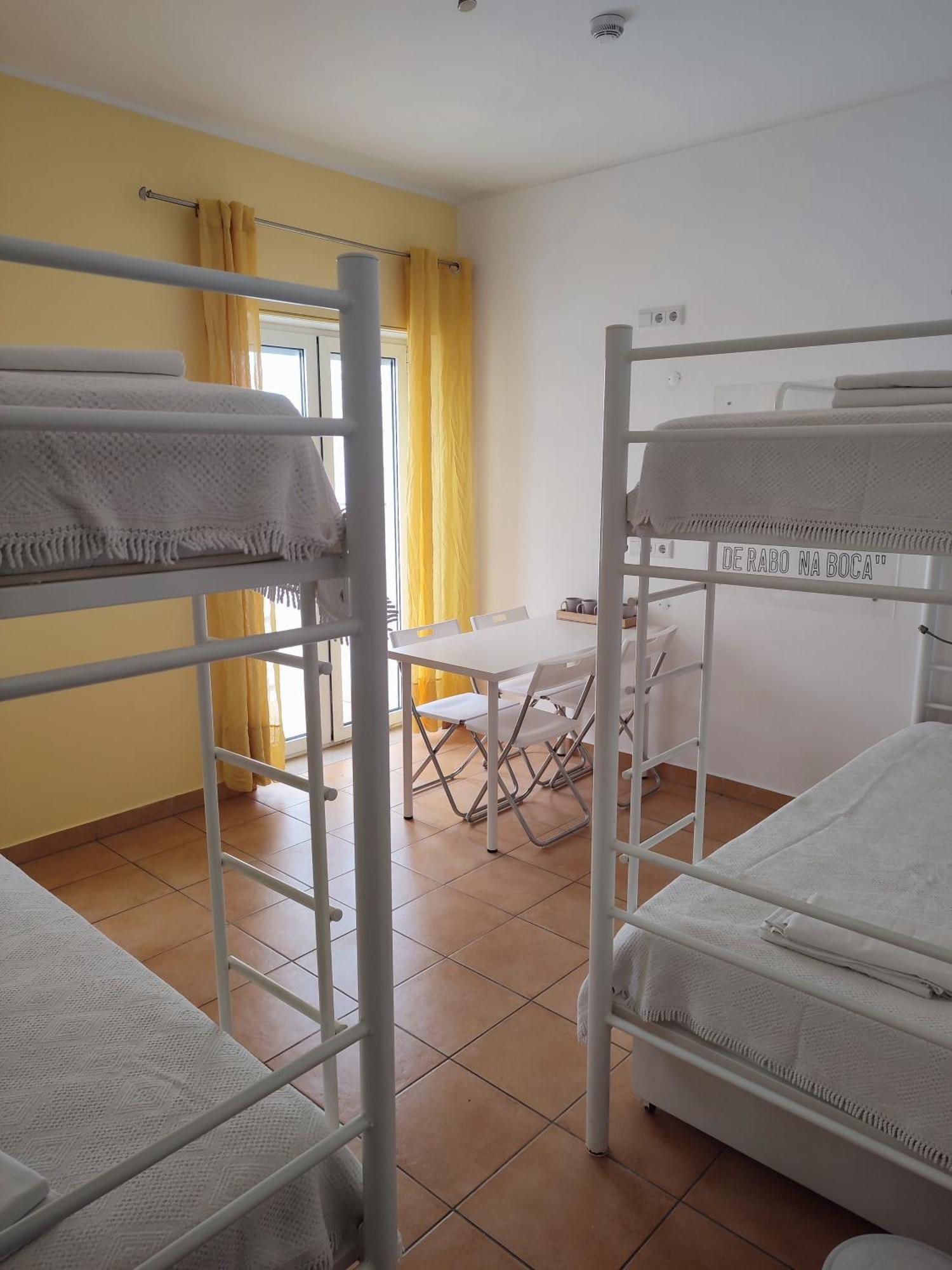 Racing Mackerel Hostel Лагуш Екстер'єр фото