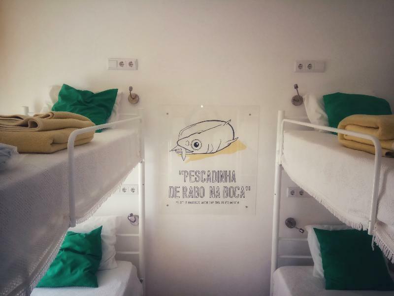 Racing Mackerel Hostel Лагуш Екстер'єр фото